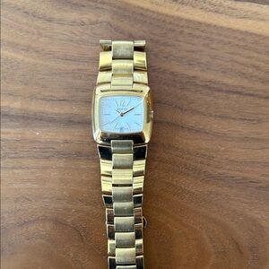Gucci Gold Women's Watch